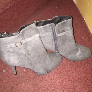 BRAND NEW FOREVER 21 heels